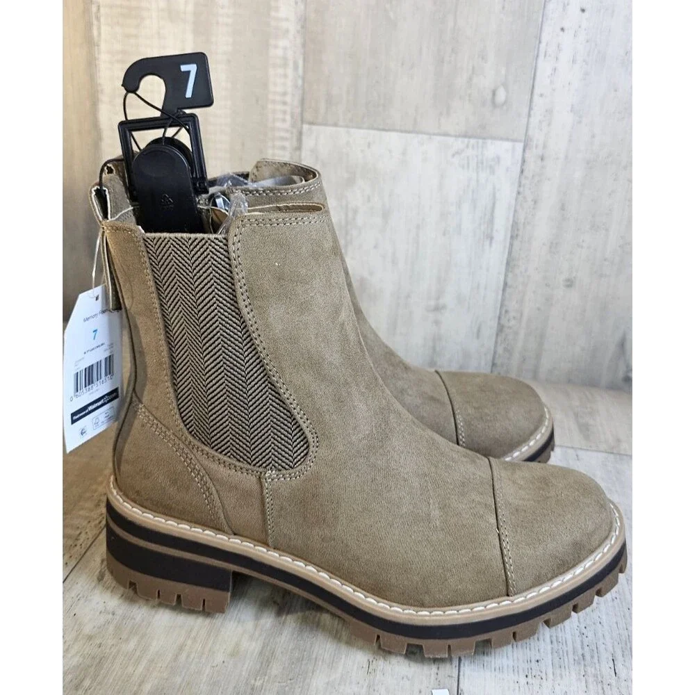 Time and Tru Women's Lug Chelsea Ankle Boots Tan Faux Suede Size 7 NWT Zip
